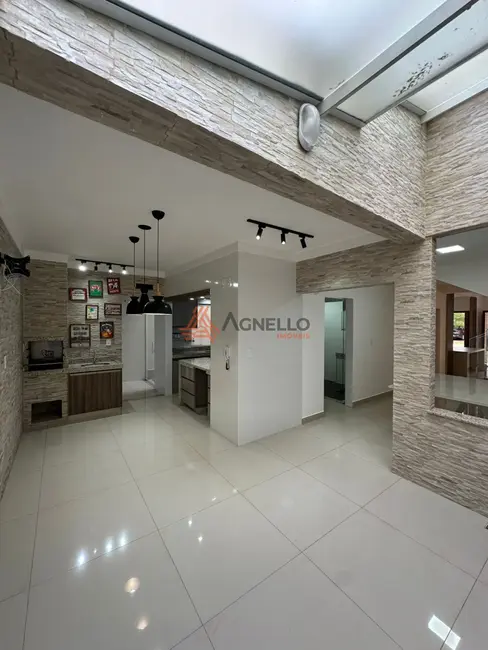 Foto 1 de Casa de Condomínio com 4 quartos à venda, 197m2 em Franca - SP