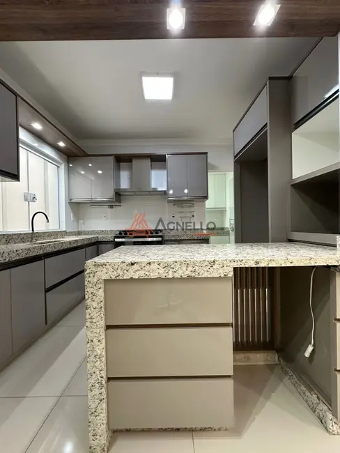 Foto 4 de Casa de Condomínio com 4 quartos à venda, 197m2 em Franca - SP