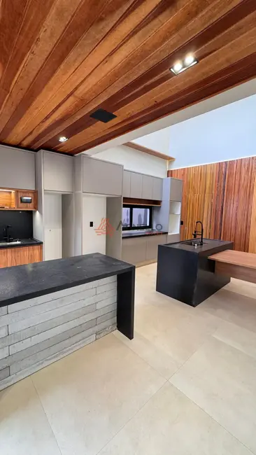 Casa de Condomínio com 3 quartos à venda, 245m2 em Franca - SP - imagem 4 Foto 4 de Casa de Condomínio com 3 quartos à venda, 245m2 em Franca - SP