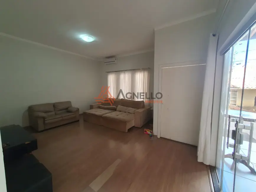 Foto 2 de Casa com 3 quartos à venda, 180m2 em Residencial Colina do Espraiado, Franca - SP