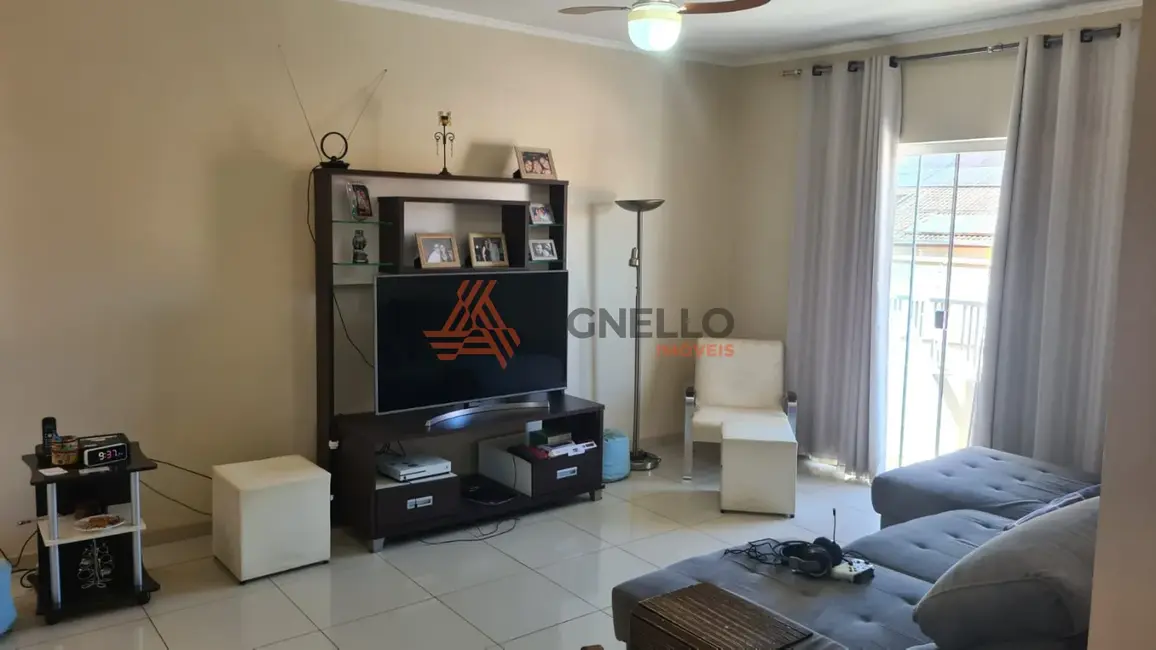 Casa com 3 quartos à venda, 242m2 em Jardim Santana, Franca - SP - imagem 4 Foto 4 de Casa com 3 quartos à venda, 242m2 em Jardim Santana, Franca - SP