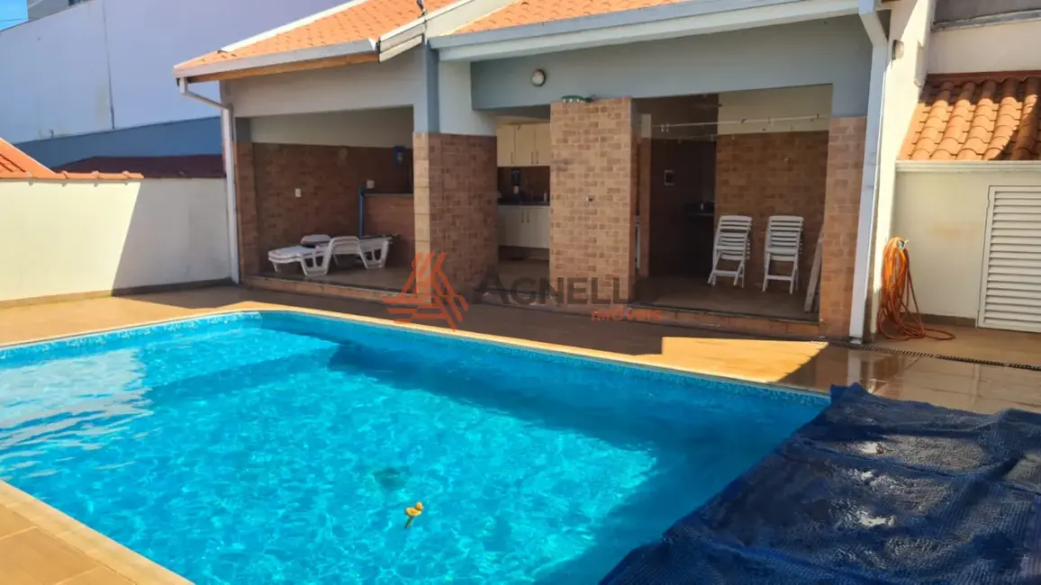 Foto 1 de Casa com 3 quartos à venda, 242m2 em Jardim Santana, Franca - SP