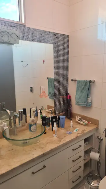 Foto 9 de Casa com 3 quartos à venda, 242m2 em Jardim Santana, Franca - SP