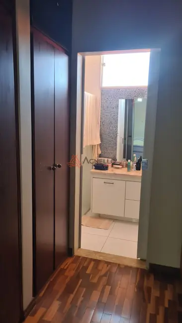 Foto 8 de Casa com 3 quartos à venda, 242m2 em Jardim Santana, Franca - SP