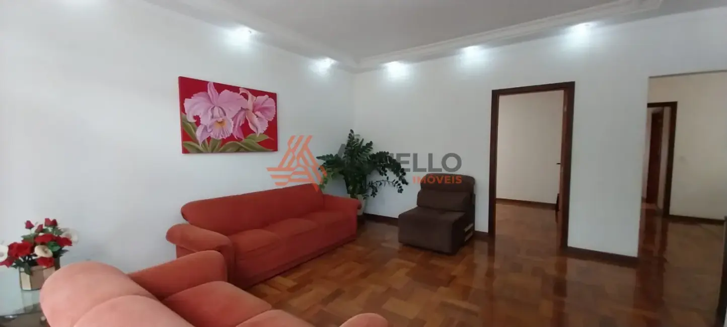 Foto 2 de Casa com 4 quartos à venda, 226m2 em Prolongamento Vila Duque de Caxias, Franca - SP