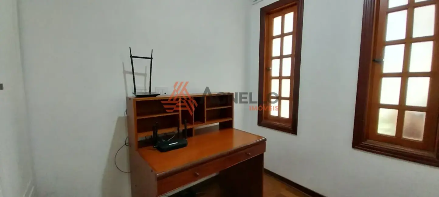 Foto 3 de Casa com 4 quartos à venda, 226m2 em Prolongamento Vila Duque de Caxias, Franca - SP