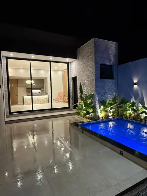 Foto 1 de Casa com 3 quartos à venda, 148m2 em Parque Universitário, Franca - SP