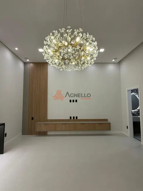 Foto 2 de Casa com 3 quartos à venda, 148m2 em Parque Universitário, Franca - SP