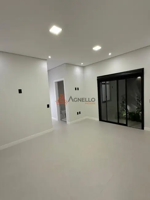 Casa com 3 quartos à venda, 148m2 em Parque Universitário, Franca - SP - imagem 6 Foto 6 de Casa com 3 quartos à venda, 148m2 em Parque Universitário, Franca - SP