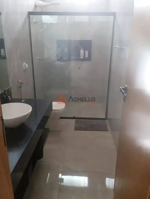 Casa de Condomínio com 3 quartos à venda, 223m2 em Rifaina - SP - imagem 5 Foto 5 de Casa de Condomínio com 3 quartos à venda, 223m2 em Rifaina - SP