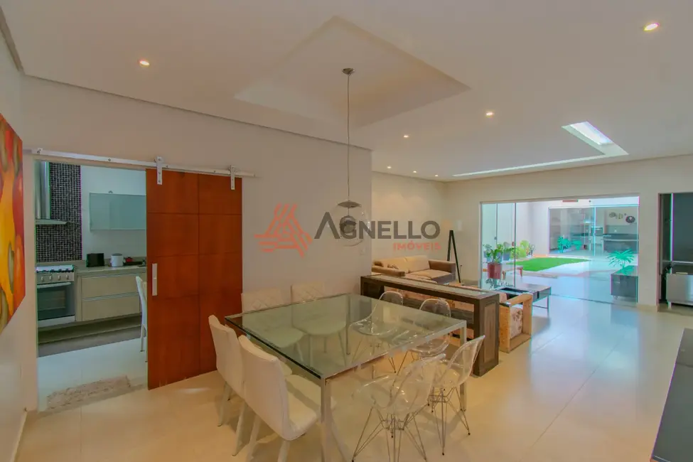 Foto 2 de Casa com 3 quartos à venda, 359m2 em Residencial Paraíso, Franca - SP