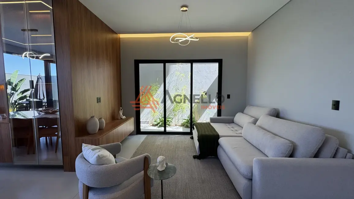 Foto 2 de Casa de Condomínio com 4 quartos à venda, 247m2 em Veredas de Franca, Franca - SP