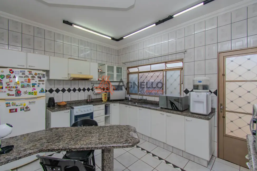 Foto 6 de Casa com 3 quartos à venda, 179m2 em Jardim Redentor, Franca - SP