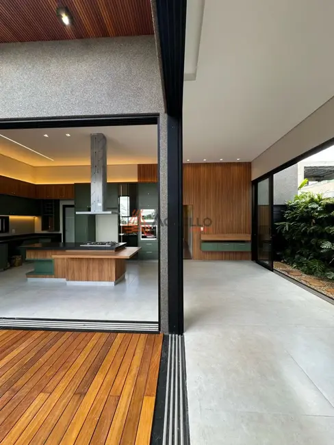 Foto 4 de Casa de Condomínio com 4 quartos à venda, 227m2 em Franca - SP