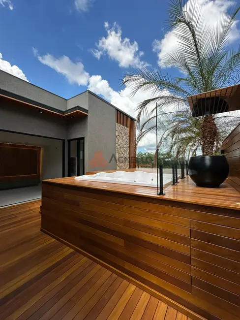 Foto 2 de Casa de Condomínio com 4 quartos à venda, 227m2 em Franca - SP