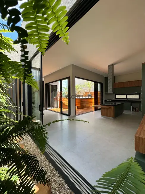 Foto 3 de Casa de Condomínio com 4 quartos à venda, 227m2 em Franca - SP