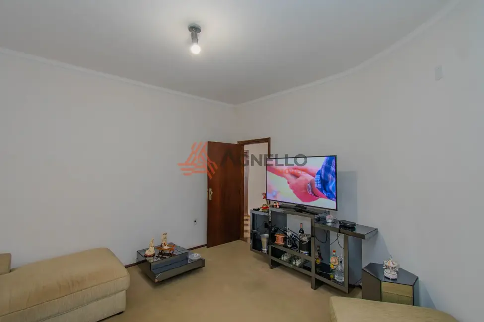 Casa com 2 quartos à venda, 217m2 em Jardim Veneza, Franca - SP - imagem 2 Foto 2 de Casa com 2 quartos à venda, 217m2 em Jardim Veneza, Franca - SP