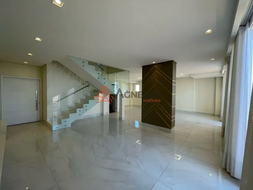 Foto 3 de Apartamento com 5 quartos à venda, 208m2 em Vila Santos Dumont, Franca - SP