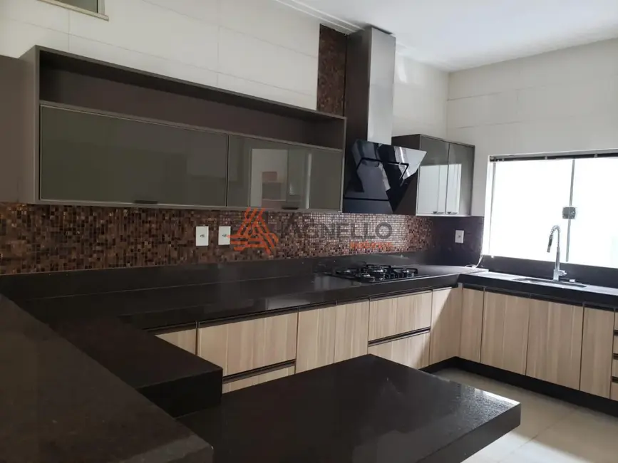 Casa com 4 quartos à venda, 216m2 em Jardim Piratininga, Franca - SP - imagem 5 Foto 5 de Casa com 4 quartos à venda, 216m2 em Jardim Piratininga, Franca - SP