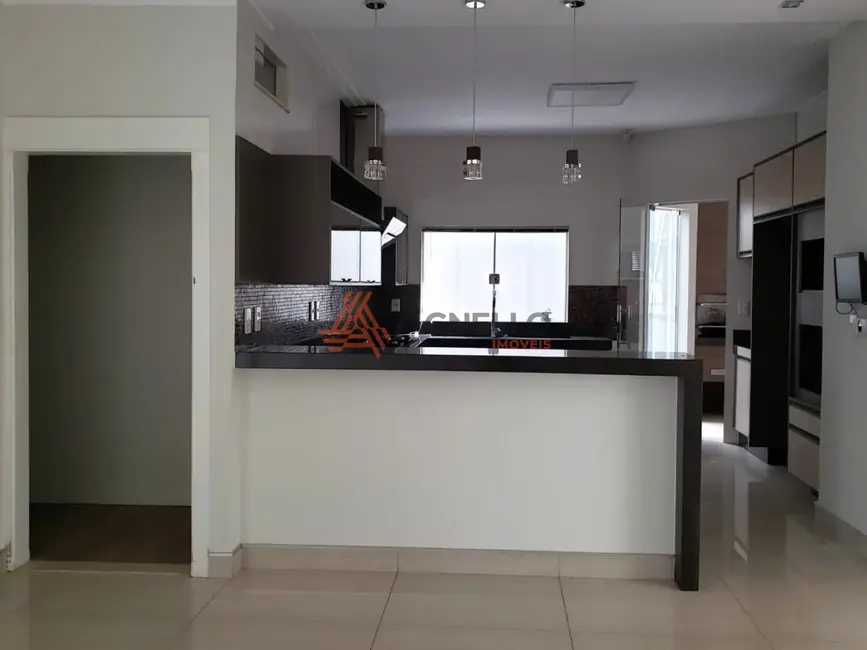 Casa com 4 quartos à venda, 216m2 em Jardim Piratininga, Franca - SP - imagem 3 Foto 3 de Casa com 4 quartos à venda, 216m2 em Jardim Piratininga, Franca - SP