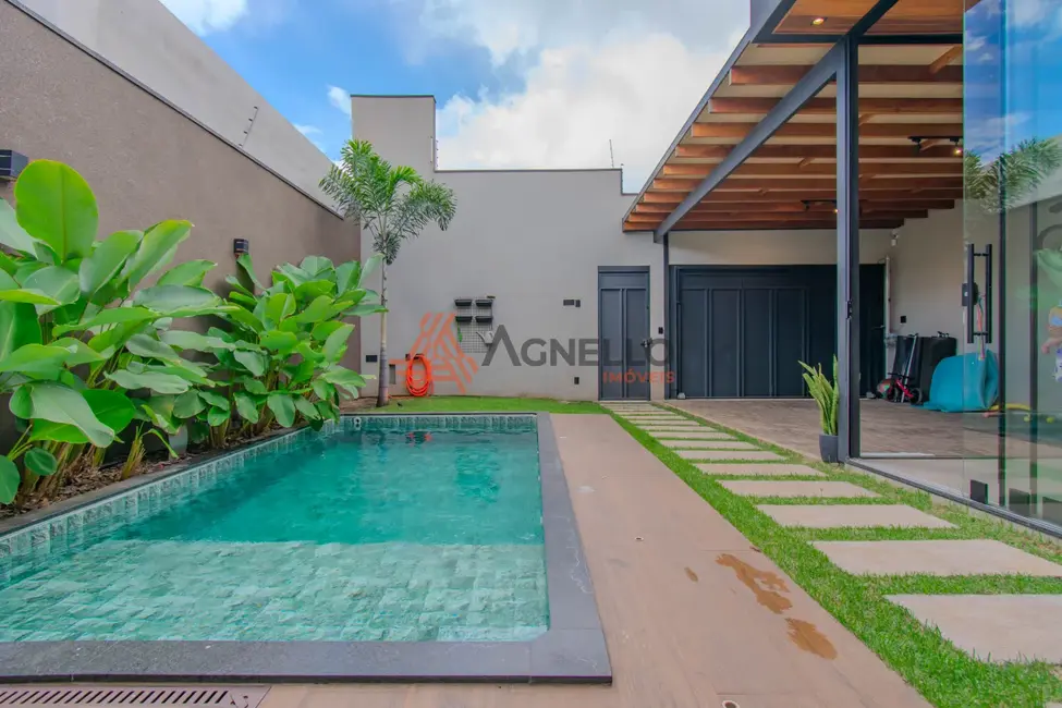 Foto 1 de Casa com 3 quartos à venda, 126m2 em Franca - SP