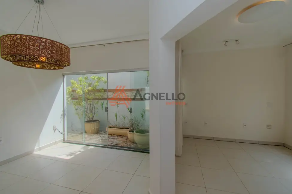 Foto 2 de Casa com 3 quartos à venda, 230m2 em Jardim Piratininga, Franca - SP