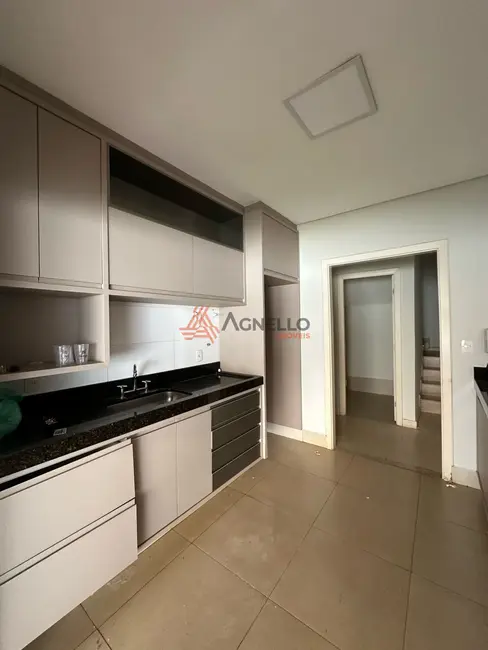 Foto 2 de Casa de Condomínio com 3 quartos à venda, 126m2 em Franca - SP