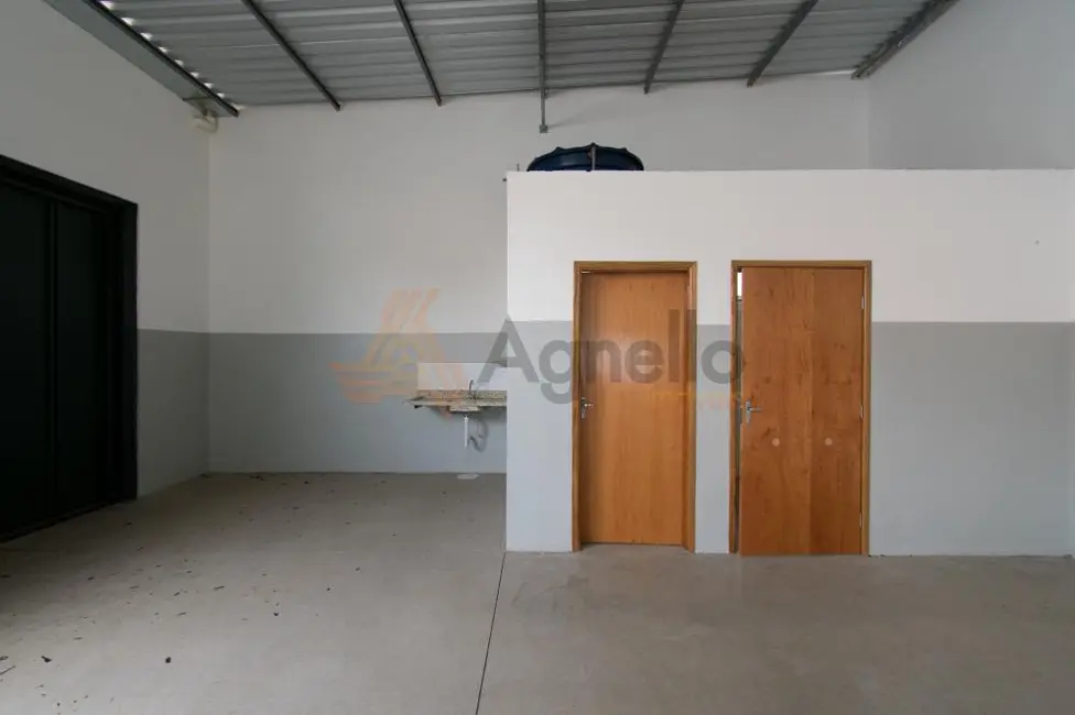 Foto 2 de Armazém / Galpão à venda, 202m2 em São Joaquim, Franca - SP