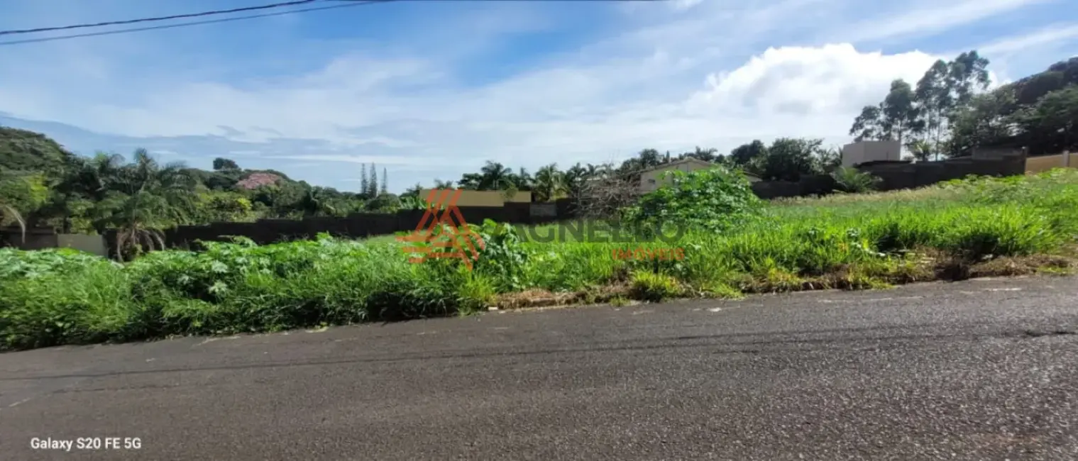Foto 2 de Terreno / Lote à venda, 300m2 em Jardim Três Colinas, Franca - SP