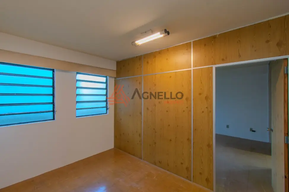 Foto 2 de Sala Comercial à venda, 71m2 em São José, Franca - SP