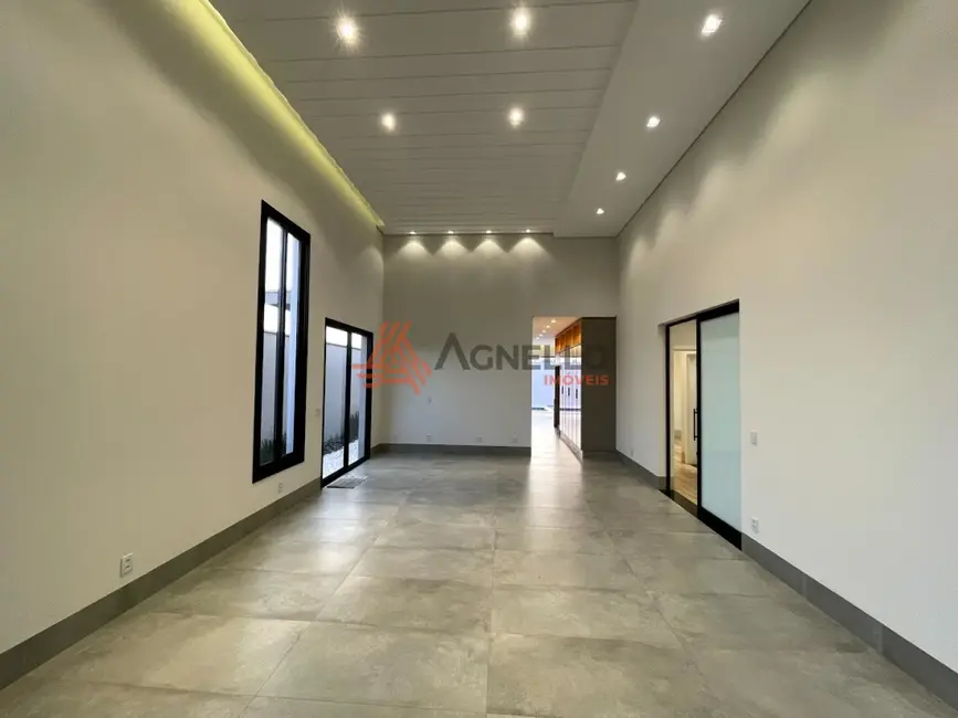 Casa de Condomínio com 3 quartos à venda, 224m2 em Veredas de Franca, Franca - SP - imagem 8 Foto 8 de Casa de Condomínio com 3 quartos à venda, 224m2 em Veredas de Franca, Franca - SP