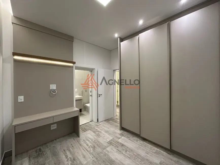 Foto 9 de Casa de Condomínio com 4 quartos à venda, 230m2 em Veredas de Franca, Franca - SP