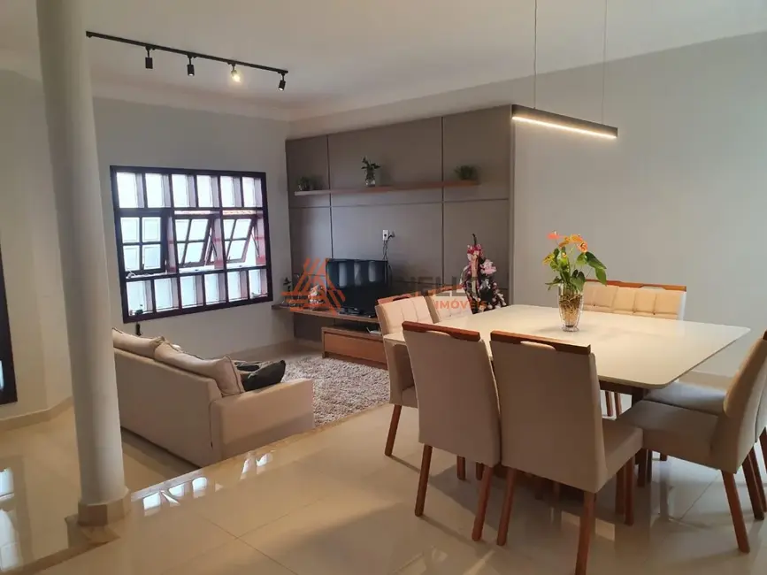 Foto 1 de Casa de Condomínio com 3 quartos à venda, 217m2 em Franca - SP