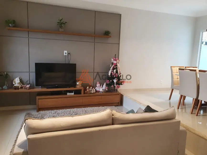 Foto 2 de Casa de Condomínio com 3 quartos à venda, 217m2 em Franca - SP