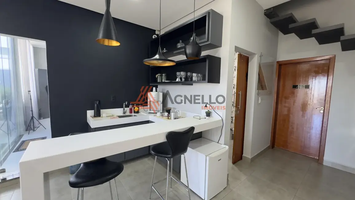 Foto 3 de Prédio Inteiro à venda, 190m2 em Jardim Três Colinas, Franca - SP