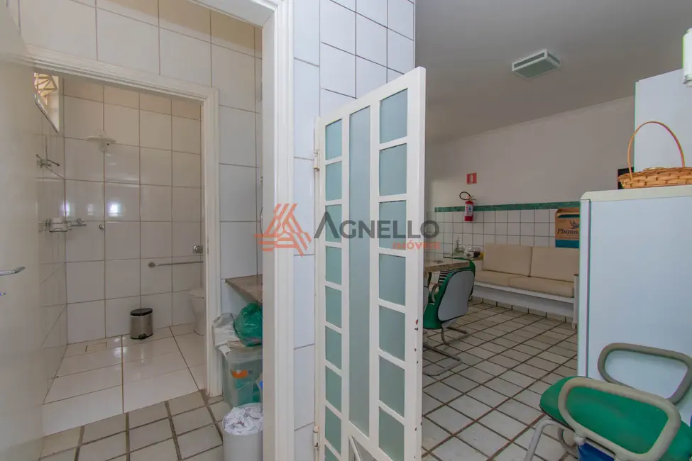 Foto 8 de Loja à venda, 174m2 em São José, Franca - SP