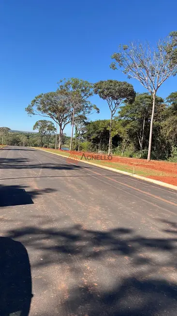 Foto 1 de Terreno / Lote à venda, 389m2 em Sacramento, MG