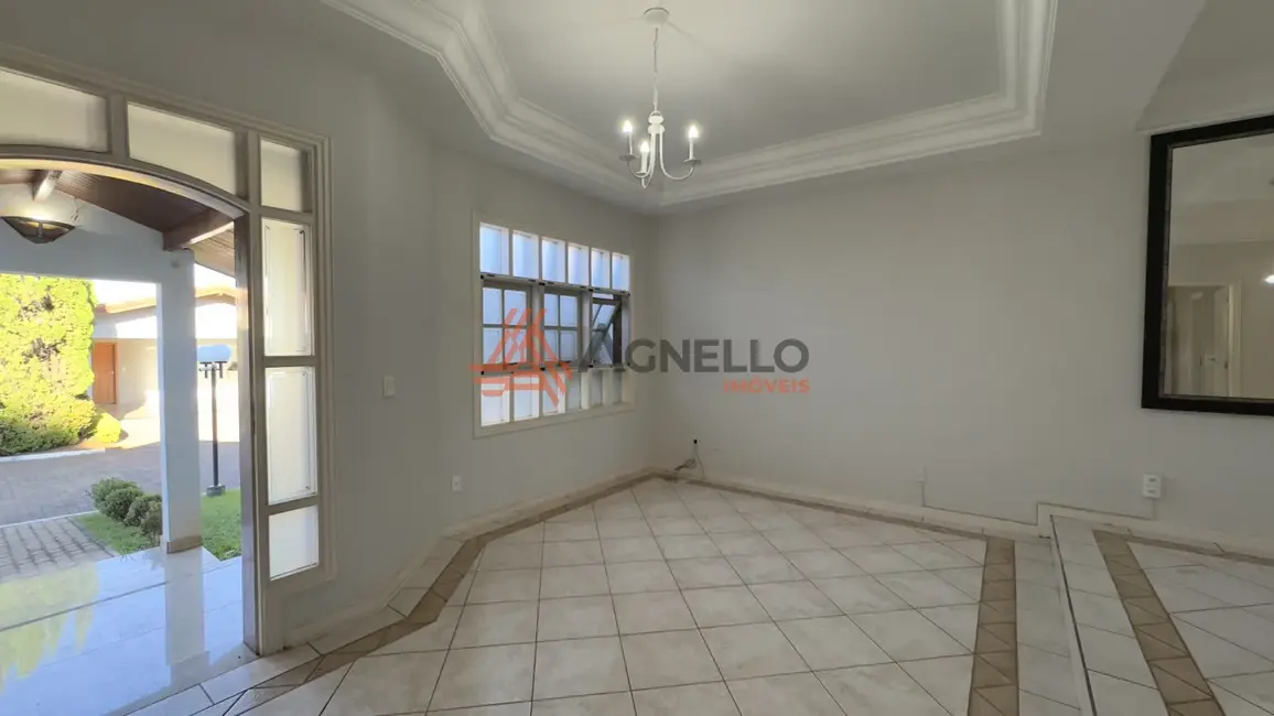 Foto 2 de Casa de Condomínio com 4 quartos à venda, 160m2 em Jardim Riviera, Franca - SP