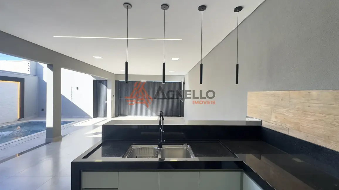 Casa com 3 quartos à venda, 180m2 em Jardim Santa Lúcia, Franca - SP - imagem 5 Foto 5 de Casa com 3 quartos à venda, 180m2 em Jardim Santa Lúcia, Franca - SP