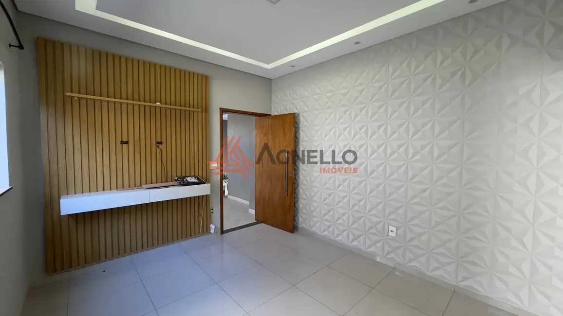 Foto 1 de Casa com 3 quartos à venda, 174m2 em Cristais Paulista - SP
