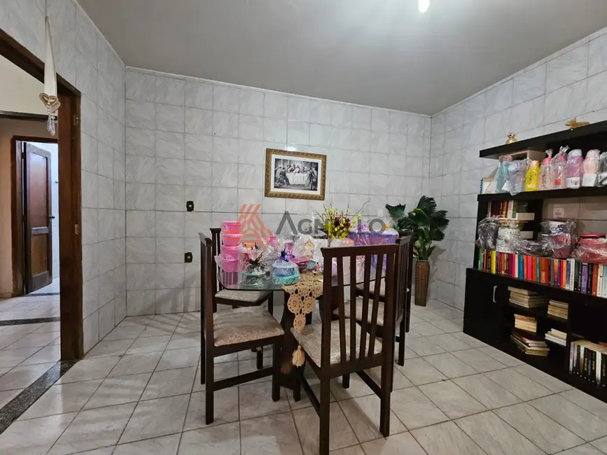 Foto 2 de Casa com 3 quartos à venda, 165m2 em Parque Mundo Novo, Franca - SP