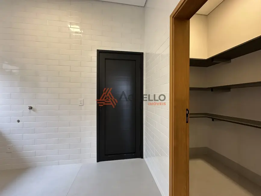 Foto 9 de Casa com 3 quartos à venda, 198m2 em São José, Franca - SP