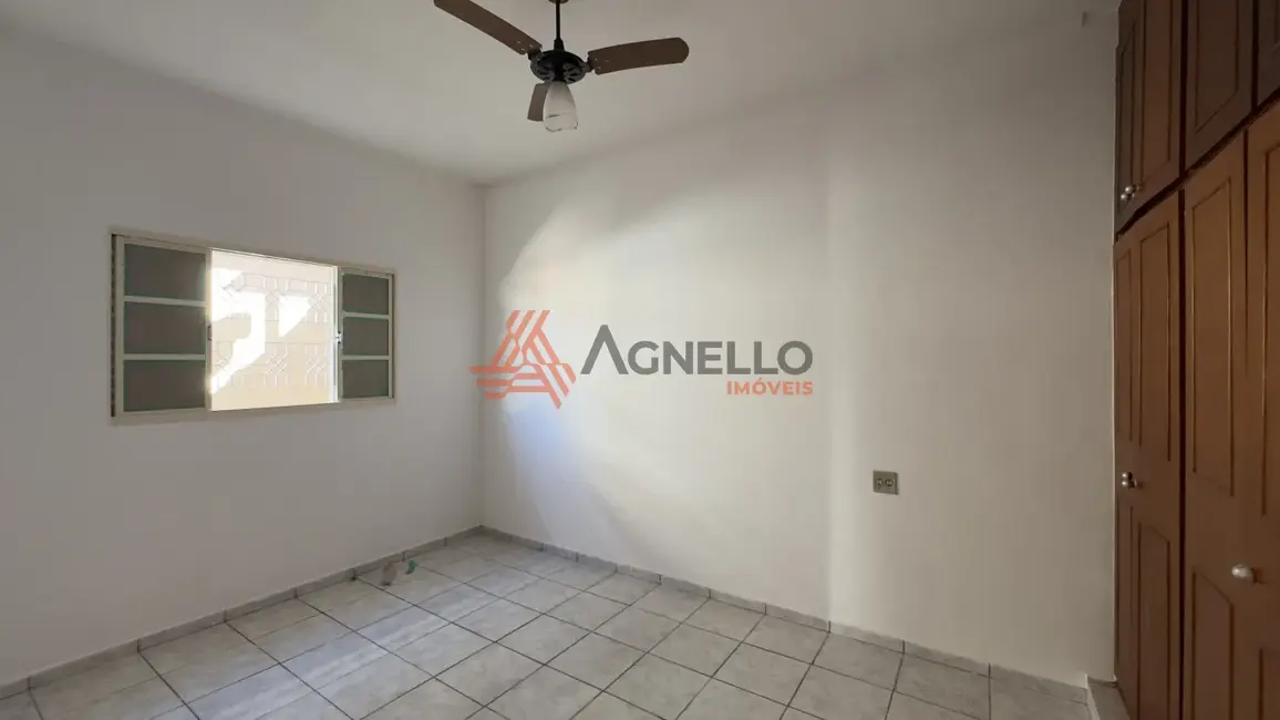 Casa com 2 quartos à venda, 219m2 em Jardim Ângela Rosa, Franca - SP - imagem 7 Foto 7 de Casa com 2 quartos à venda, 219m2 em Jardim Ângela Rosa, Franca - SP