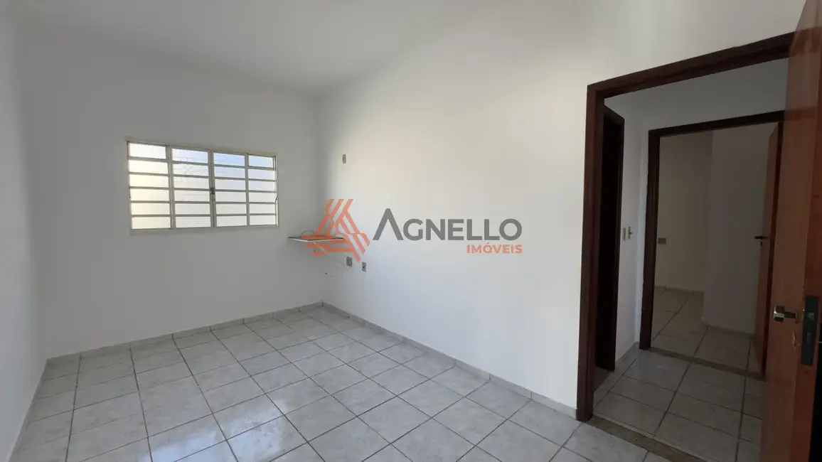 Casa com 2 quartos à venda, 219m2 em Jardim Ângela Rosa, Franca - SP - imagem 6 Foto 6 de Casa com 2 quartos à venda, 219m2 em Jardim Ângela Rosa, Franca - SP