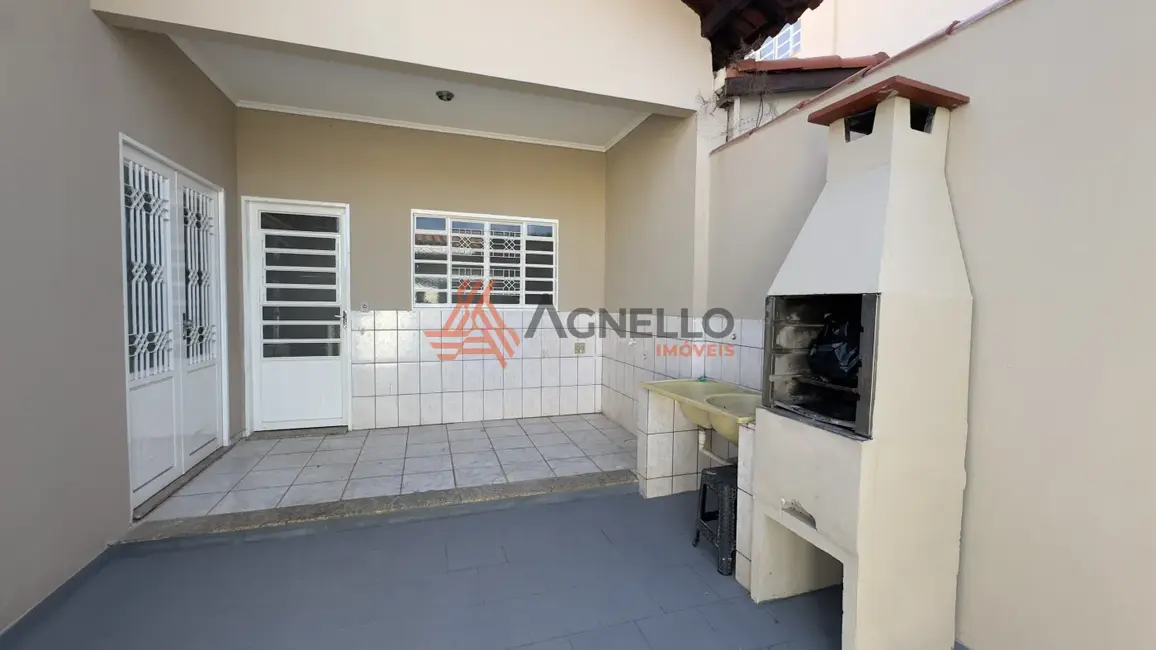 Casa com 2 quartos à venda, 219m2 em Jardim Ângela Rosa, Franca - SP - imagem 3 Foto 3 de Casa com 2 quartos à venda, 219m2 em Jardim Ângela Rosa, Franca - SP