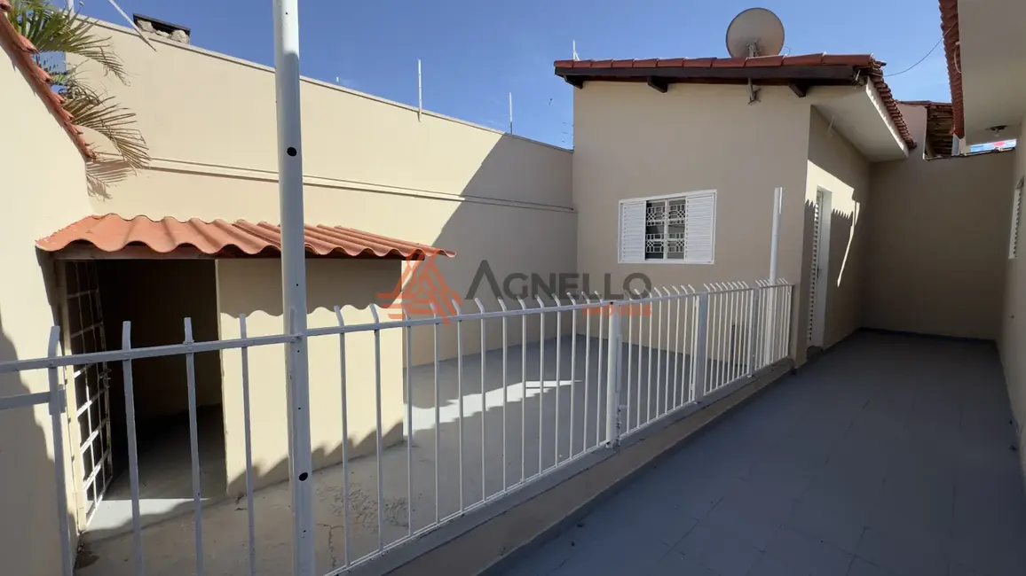 Casa com 2 quartos à venda, 219m2 em Jardim Ângela Rosa, Franca - SP - imagem 5 Foto 5 de Casa com 2 quartos à venda, 219m2 em Jardim Ângela Rosa, Franca - SP