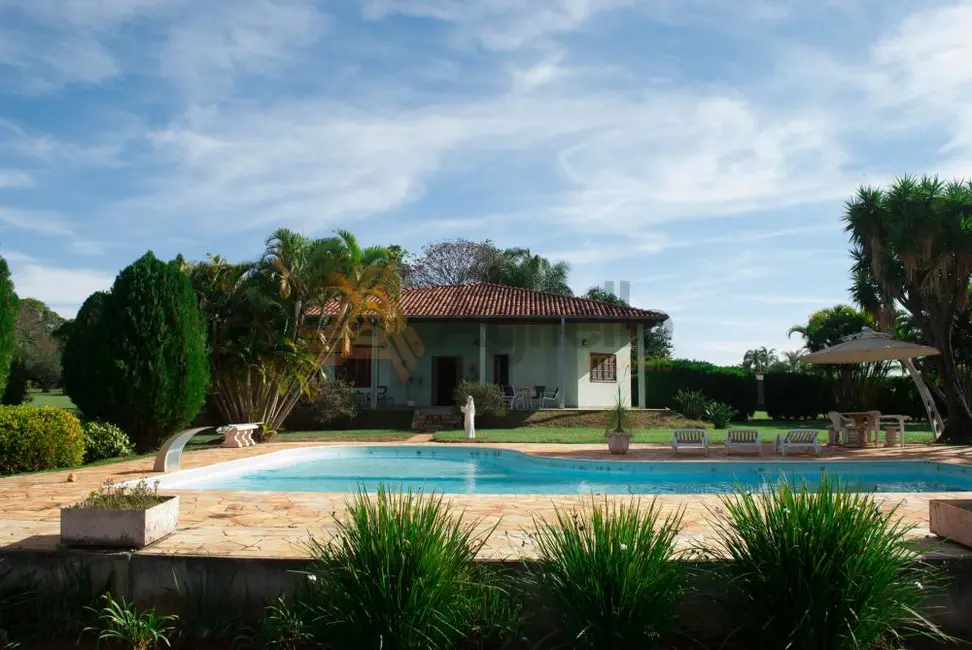 Foto 1 de Fazenda / Haras com 3 quartos à venda, 16000m2 em Franca - SP