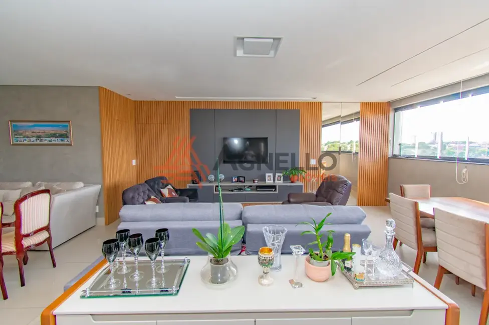 Foto 3 de Apartamento com 3 quartos à venda, 150m2 em Jardim Santana, Franca - SP