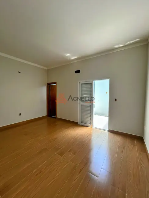 Casa com 3 quartos à venda, 110m2 em Jardim Brasilândia, Franca - SP - imagem 4 Foto 4 de Casa com 3 quartos à venda, 110m2 em Jardim Brasilândia, Franca - SP