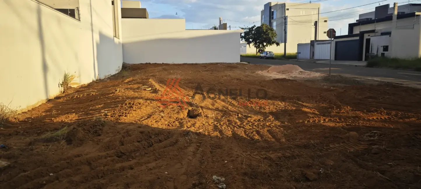 Foto 2 de Terreno / Lote à venda, 292m2 em Jardim Santa Lúcia, Franca - SP